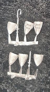 3 Schilde und 1 Schwert